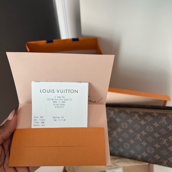 Louis Vuitton Toiletry 26 Pouch - Picture 5 of 15